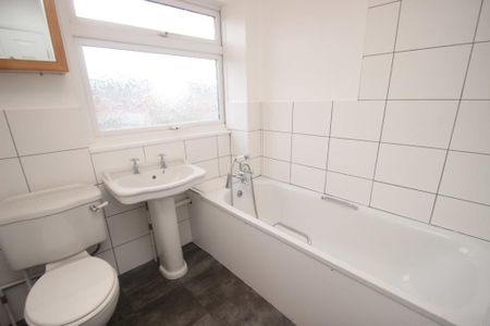 3 bedroom terraced house to rent - Photo 5