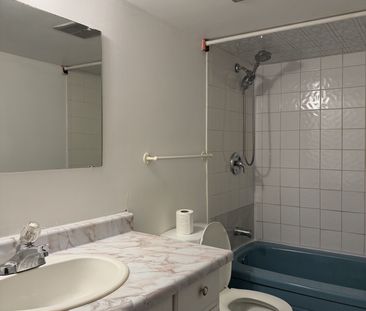 For Lease - 33 Prouse Drive, Brampton, Ontario - Photo 3