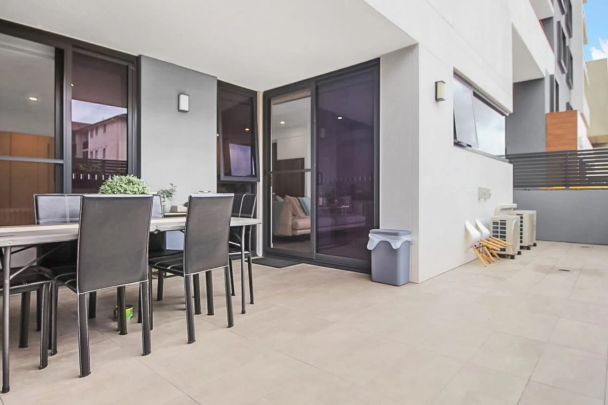 Gorgeous, Contemporary Apartment For Lease - Photo 1