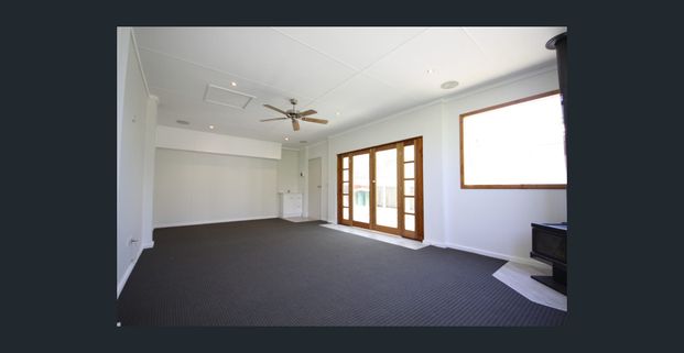 Redan 2BR, 1 BA, spacious home, oversized yard, 1.5kms to hospitals and centre of town - Photo 1