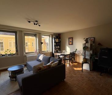 Appartement te huur - Photo 1