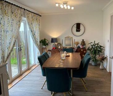 4 bedroom detached house to rent - Photo 4