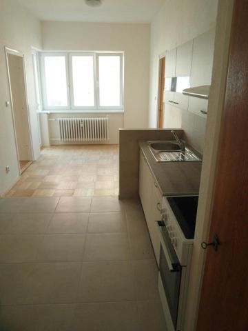 Pronájem bytu 3+1 80 m2 - Fotografie 3