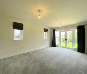 Green View, Ipswich, Baylham - Photo 2