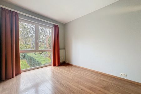 Spacieuse maison 2 façades (320m²) / Quartier résidentiel et calme. - Photo 2