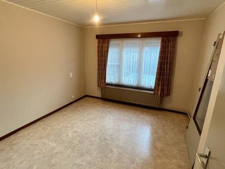 Ruim appartement in het centrum met 2 slaapkamers en lift. - Photo 5