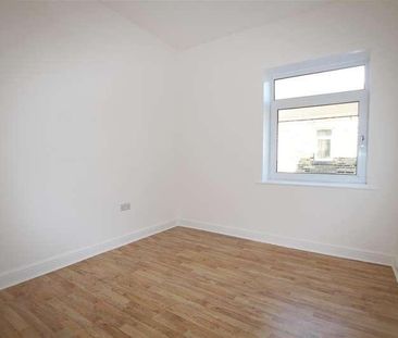 Centre Street, Heckmondwike, WF16 - Photo 1