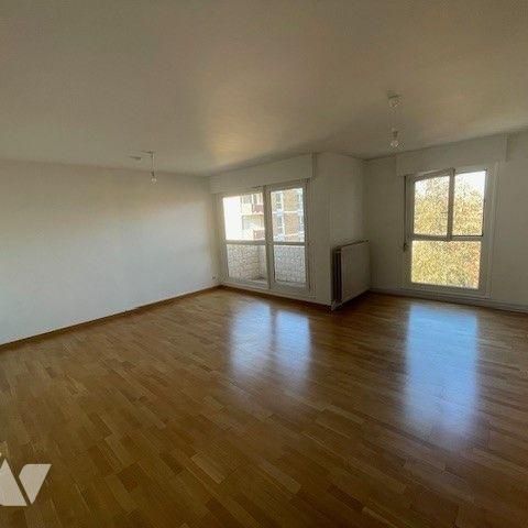 SAINT SAULVE, avenue du Dteur Schweitzer, appt type III offrant: Hall avec vestiaire, salon/s... - Photo 1