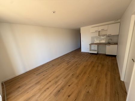 Location Appartement 2 pièces 42m² CASTELNAUDARY 11400 - Photo 3