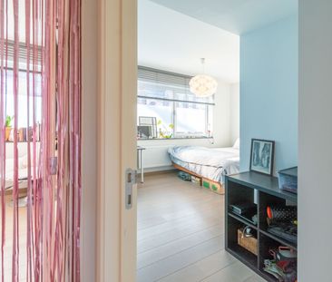 Lichtrijk twee slaapkamerappartement met tuin te Gent - Photo 4