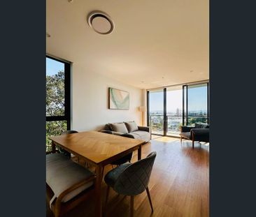 51/18 Remembrance Drive, Surfers Paradise, Qld 4217 - Photo 1