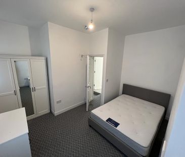 3 Bed Terraced House, Orrel Street, M6 - Photo 3