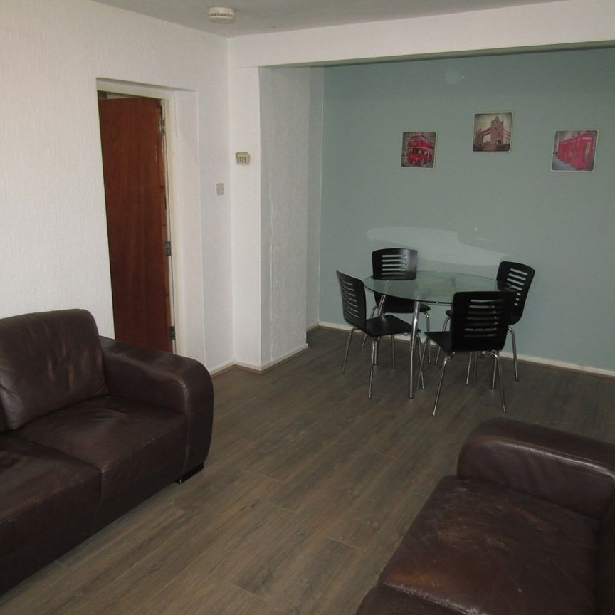 Room in a Shared House, Salford, M7 - Photo 1