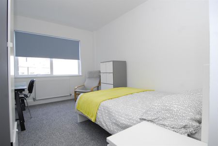 Tamar House 3 Bed apartments, Plymouth - Photo 2