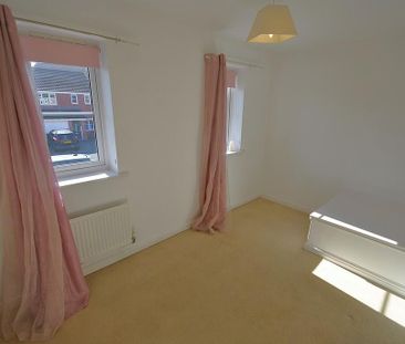 2 bedroom end of terrace house to rent - Photo 1