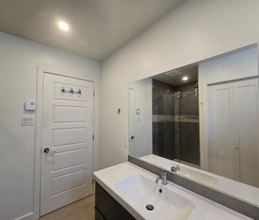 298 8e Avenue - Photo 4