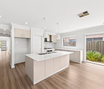 Charming Family Home in a Thriving Location - Photo 1