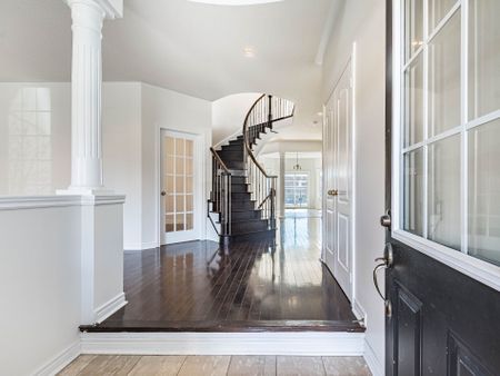 For Lease - 5441 Valhalla Crescent, Mississauga, Ontario - Photo 3