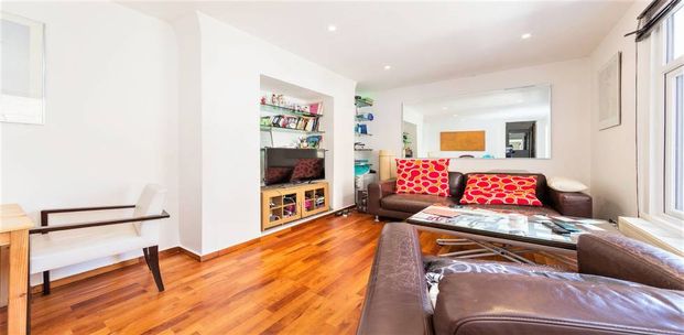 Modern Apartment - Photo 1