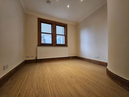 5 bedroom apartment to rent - Photo 2