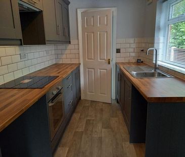 2 bedroom terraced house to rent - Photo 2