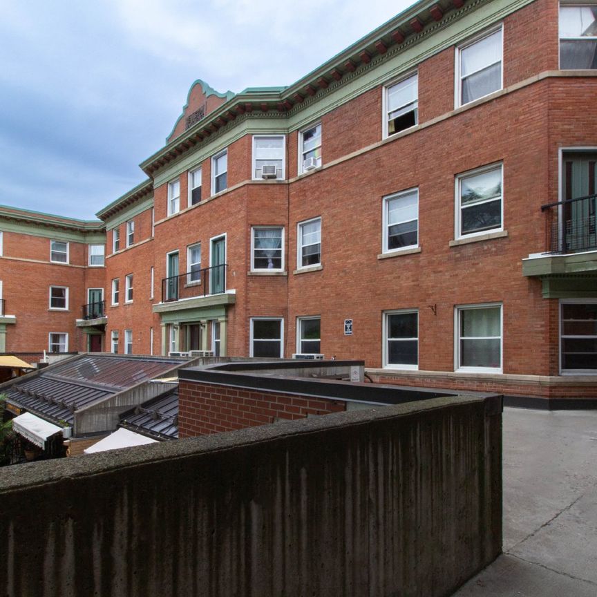 341 Elgin Street - B - Photo 1