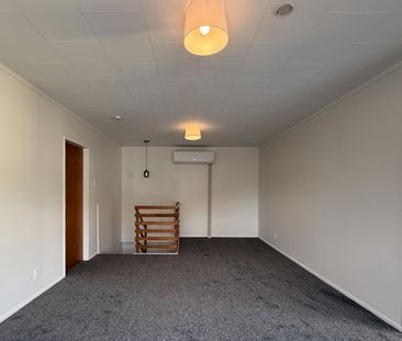 Spacipous 3 Bedroom 2 Bathroom Home - Photo 3