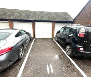 3 bedroom flat to rent - Photo 3