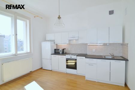 Pronájem bytu 2+1 v osobním vlastnictví 78 m², Praha 8 - Libeň - Fotografie 4