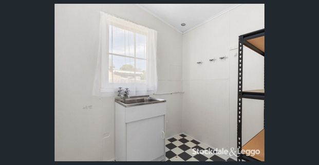 BREAK LEASE - AVAILABLE NOW! - Photo 1