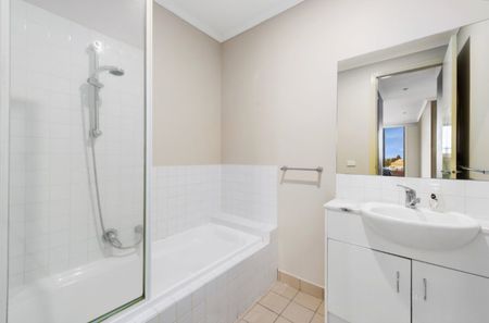 27/69 Wellington Street, St Kilda VIC 3182 - Apartment For Rent | Domain - Photo 3