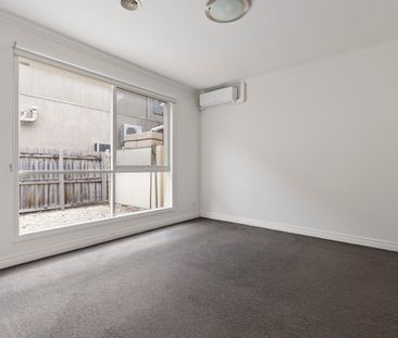 Light-Filled Villa in Prime Caulfield South Location - Photo 1