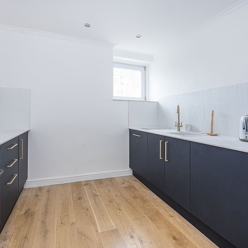 3 bedroom flat to rent - Photo 1