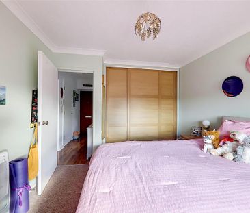 1 bedroom retirement property to rent - Photo 5