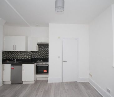 Maisonette to rent - Photo 5