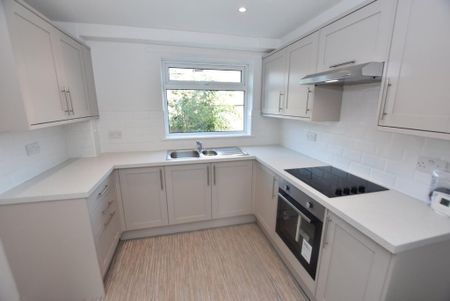 3 bedroom semi-detached house to rent - Photo 5