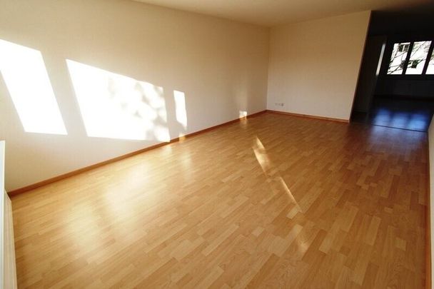 A happy apartment start - Photo 1