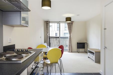 Woods House, Grosvenor Waterside, 7 Gatliff Road, London, SW1W - Photo 5
