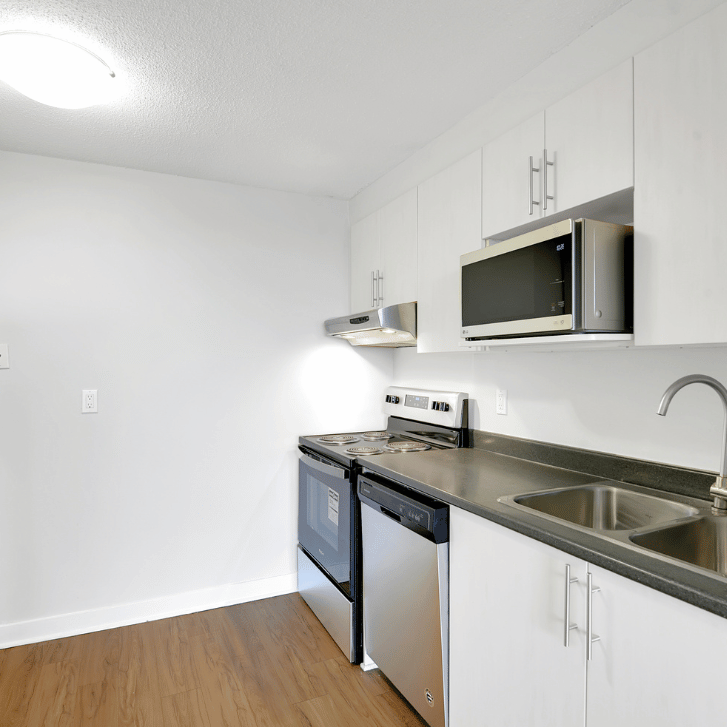 Navaho Apartments - Photo 1