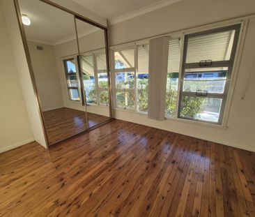 Neat and Tidy 3 Bedroom Home - Photo 2