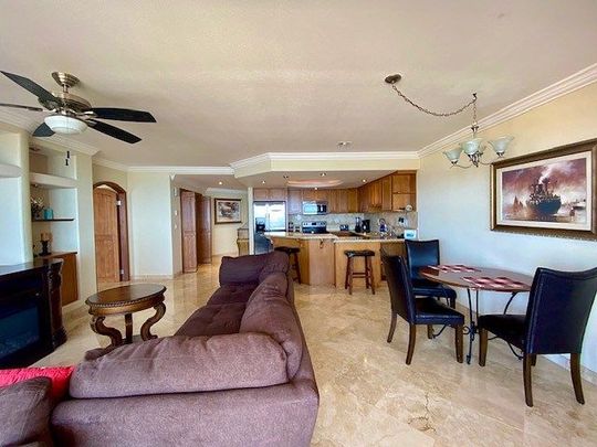 Large Corner Beach Front Condo - Foto 1
