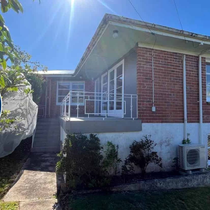 Charming 4 Bedroom Property - Photo 1