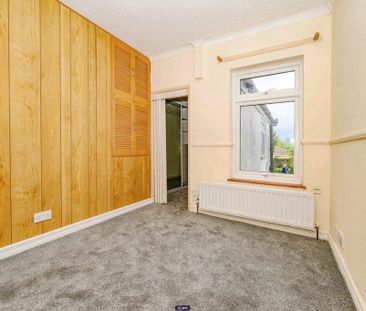 3 bedroom end of terrace house to rent - Photo 5