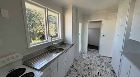 3 BEDROOMS, TOKOROA - Photo 4