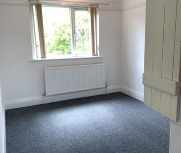 2 bedroom House To Let - Photo 4