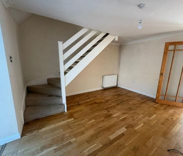 2 bedroom end of terrace house to rent - Photo 6