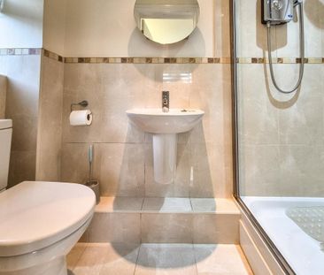 2 bedroom maisonette to rent - Photo 2