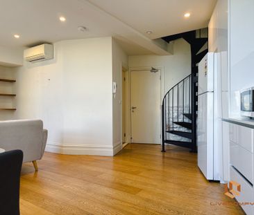 West Melbourne - Photo 1