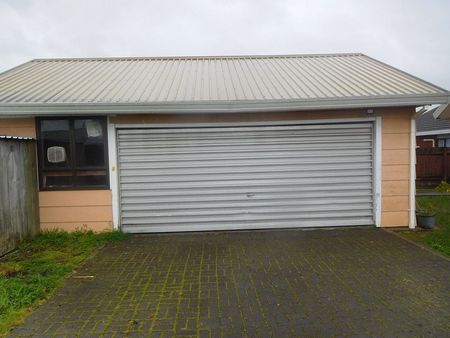 Handy & Quiet location - Photo 4