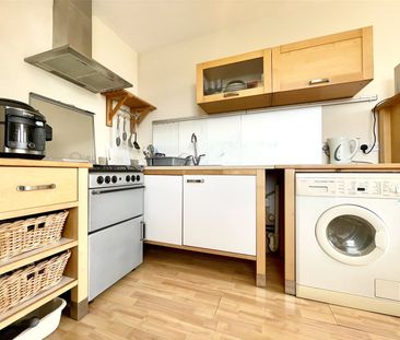 1 Bedroom - Photo 4